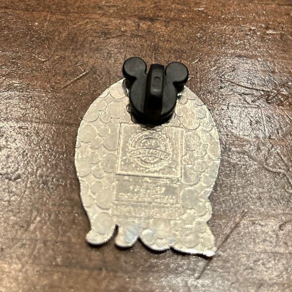 Disney Donald Duck 2017 Walt Disney World Trading Pin‎ Blue Yellow Red Green - Picture 2 of 2